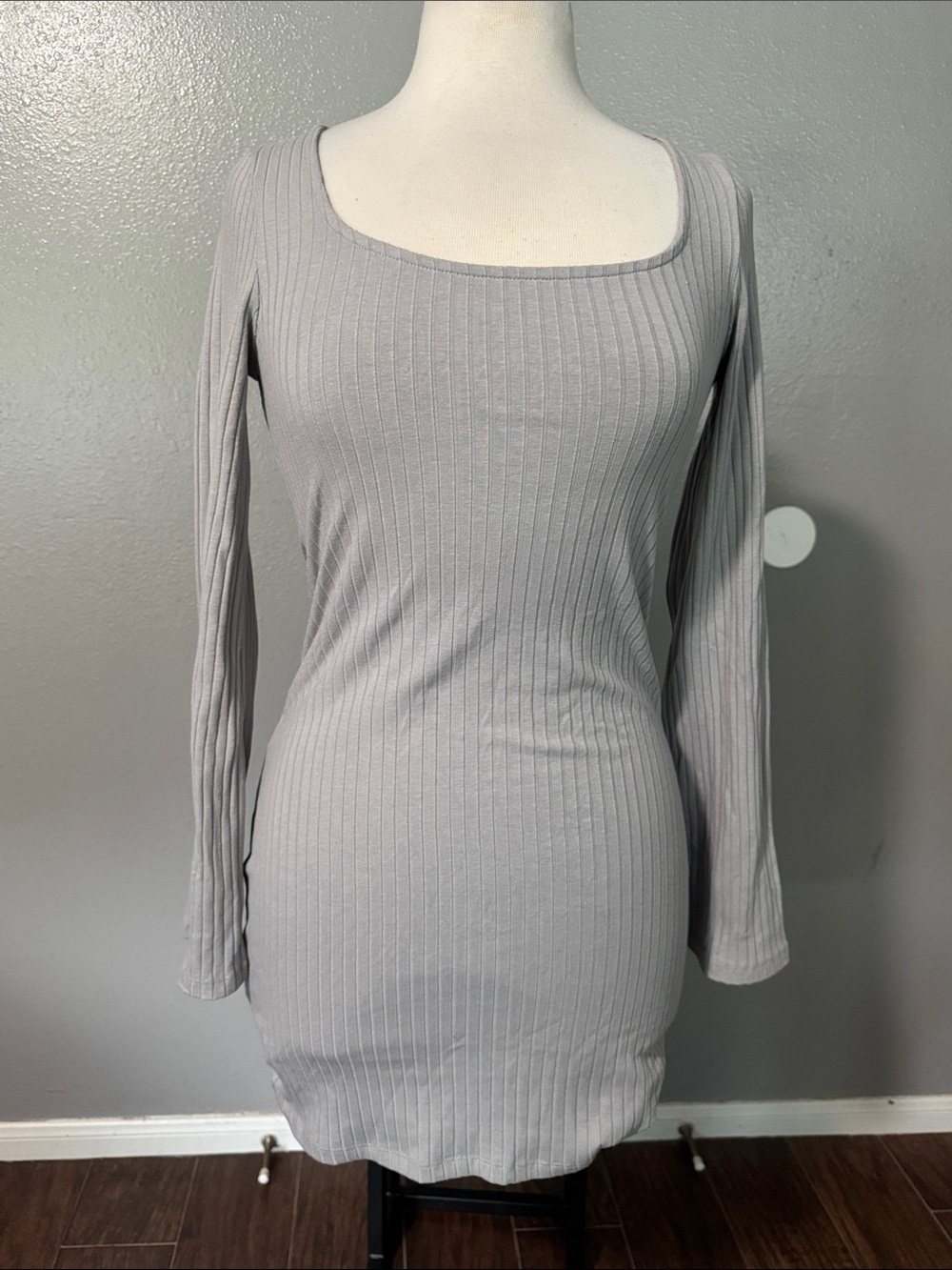 Divided Ribbed Scoop Neck Long-Sleeve Bodycon Dress - Light Gray